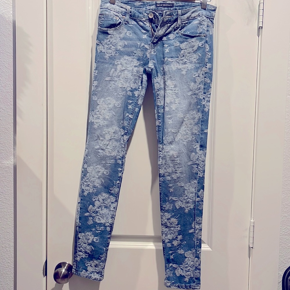 Cult of Individuality floral print jeans size 26